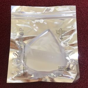 MAKEUPDROP Silicone Beauty Blender